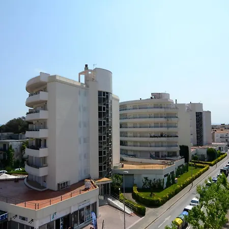 Medes Park I 2-7 Apartment