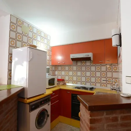 Medes Park I 2-7 Apartment