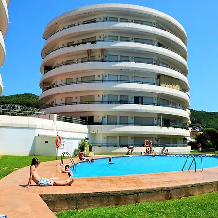 Medes Park I 2-7 Apartment *
